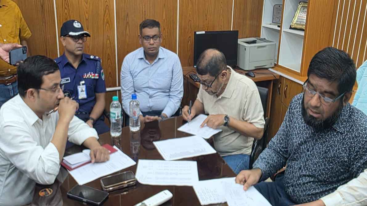 ‘ফ্যাসিস্ট সরকারের সময় দুর্নীতি-লুটপাটে ভেঙে পড়েছিল স্বাস্থ্যসেবা’
