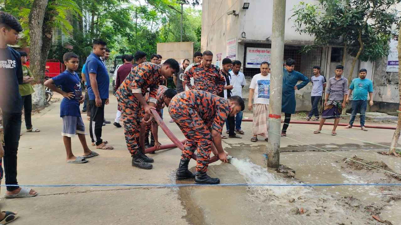 গোসাইরহাট স্বাস্থ্য কমপ্লেক্সের মাটি উত্তপ্ত, কারণ নিয়ে রহস্য