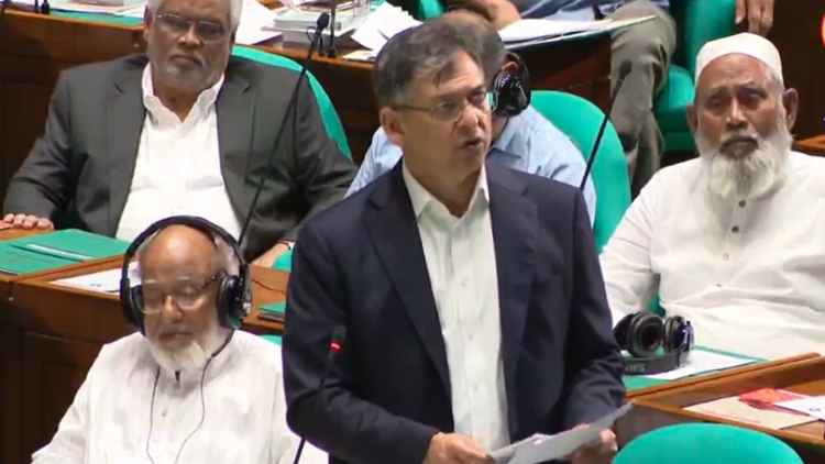 তিন মাসে মাদক মামলায় গ্রেফতার ৯৬৮৫: সংসদে স্বরাষ্ট্রমন্ত্রী