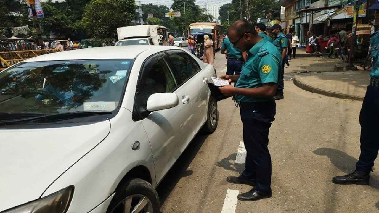 ট্রাফিক আইন লঙ্ঘনে একদিনে ডিএমপির ১৪৪৮