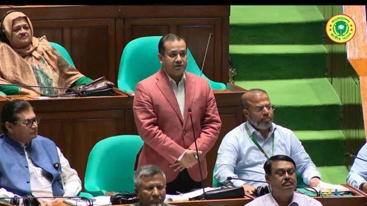 ‘যারা ফ্যামিলি কার্ডকে ভুয়া বলেছিলেন, তারাই এখন কার্ডের জন্য উদগ্রীব’