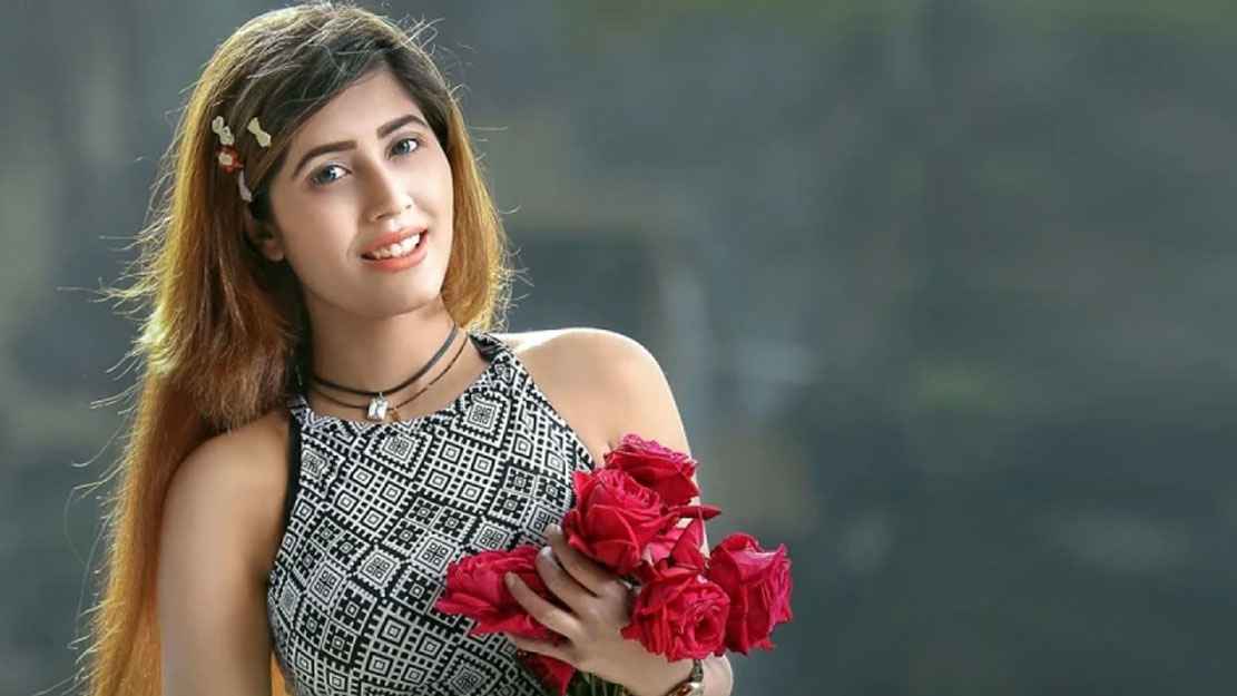 রাস্তায় হেনস্তার শিকার নায়লা নাঈম 