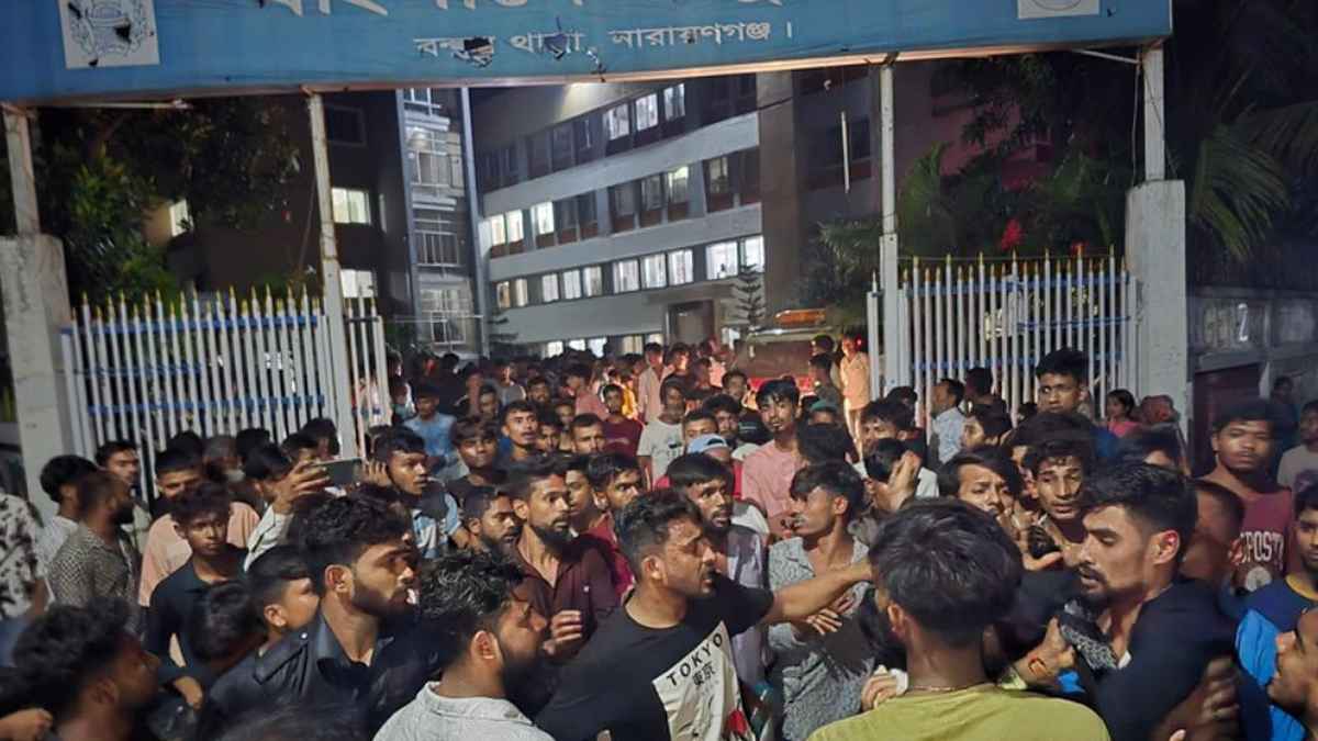 মামলা নিতে ঘুষ দাবির অভিযোগে মরদেহ নিয়ে থানা ঘেরাও