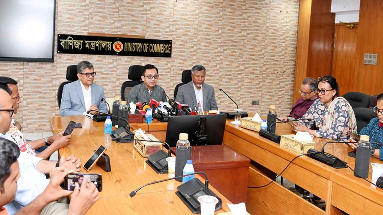 বাজারে চালের দাম ও সরবরাহ যথেষ্ট স্থিতিশীল রয়েছে: বাণিজ্যমন্ত্রী