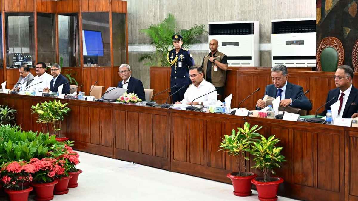 প্রস্তাবিত বাজেট অনুমোদনে বৈঠকে বসেছে মন্ত্রিসভা