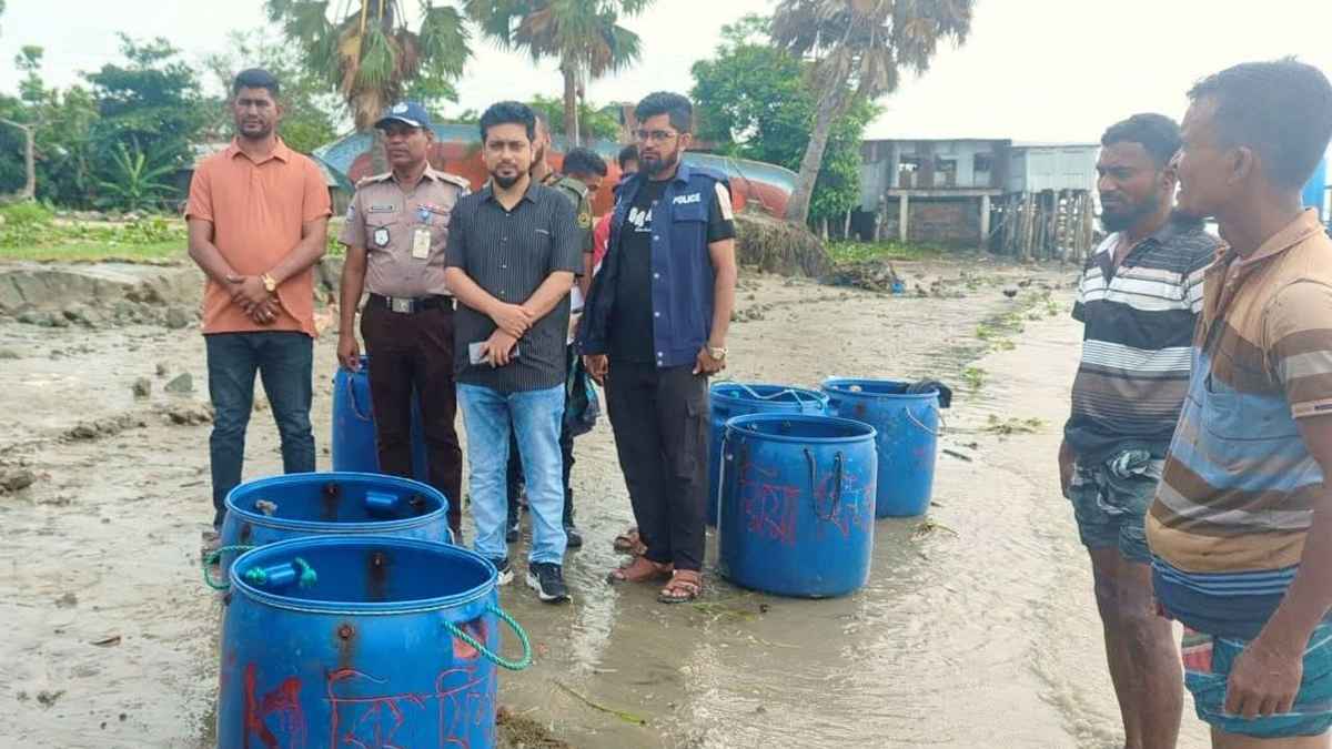 দশমিনায় ১৫ লাখ গলদা চিংড়ি ও বাগদা রেণু পাচারকালে জব্দ