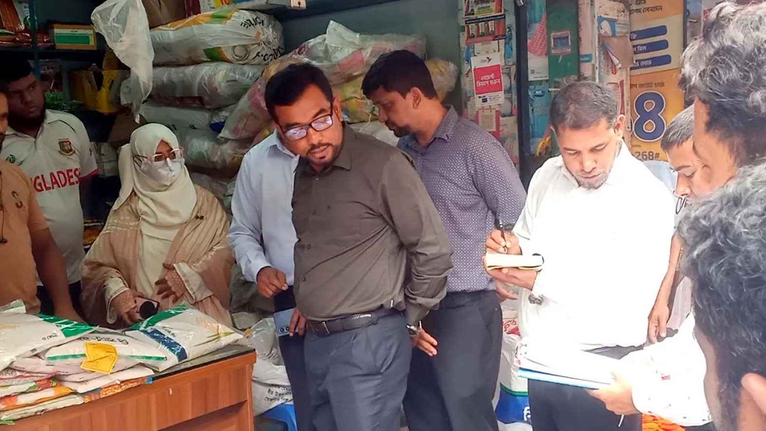 রংপুরে নকল বীজ বিক্রির অভিযোগে ৬ প্রতিষ্ঠানকে জরিমানা