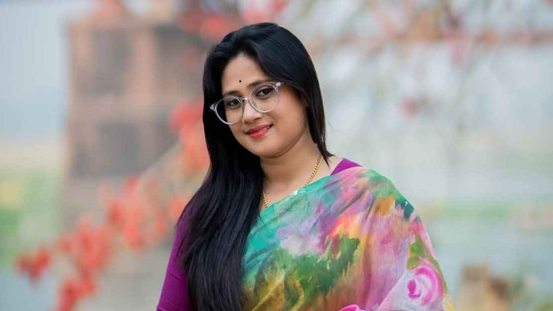 ‘পাখি-বন্ধু’ পুরস্কার পেলেন রুটস সিনেমা হলের কর্ণধার সামিনা ইসলাম