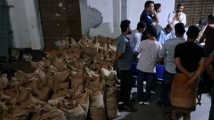 শেরপুরে খাদ্যবান্ধব কর্মসূচির ৩৩ টন চাল জব্দ, আটক ১