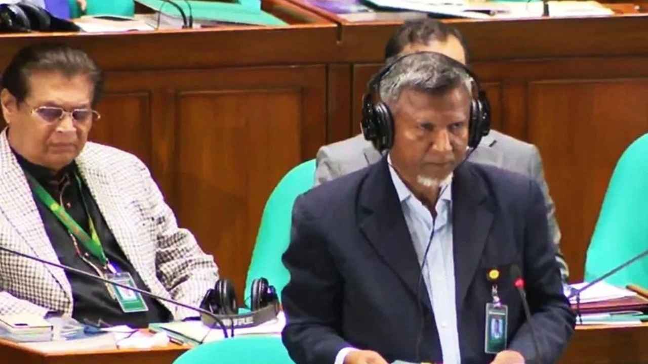 অবৈধ মজুতদারদের বিরুদ্ধে ব্যবস্থা নেওয়া হচ্ছে: খাদ্য প্রতিমন্ত্রী