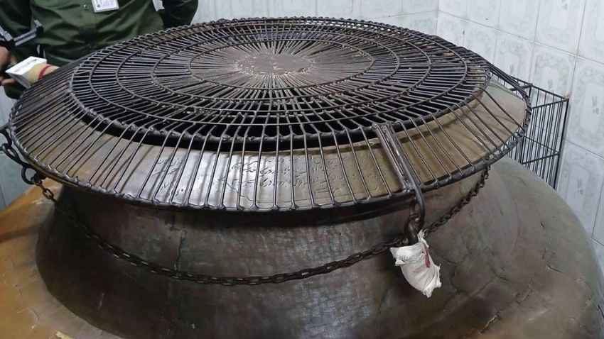 শাহজালাল মাজারের দানবাক্স সিলগালা করলো প্রশাসন