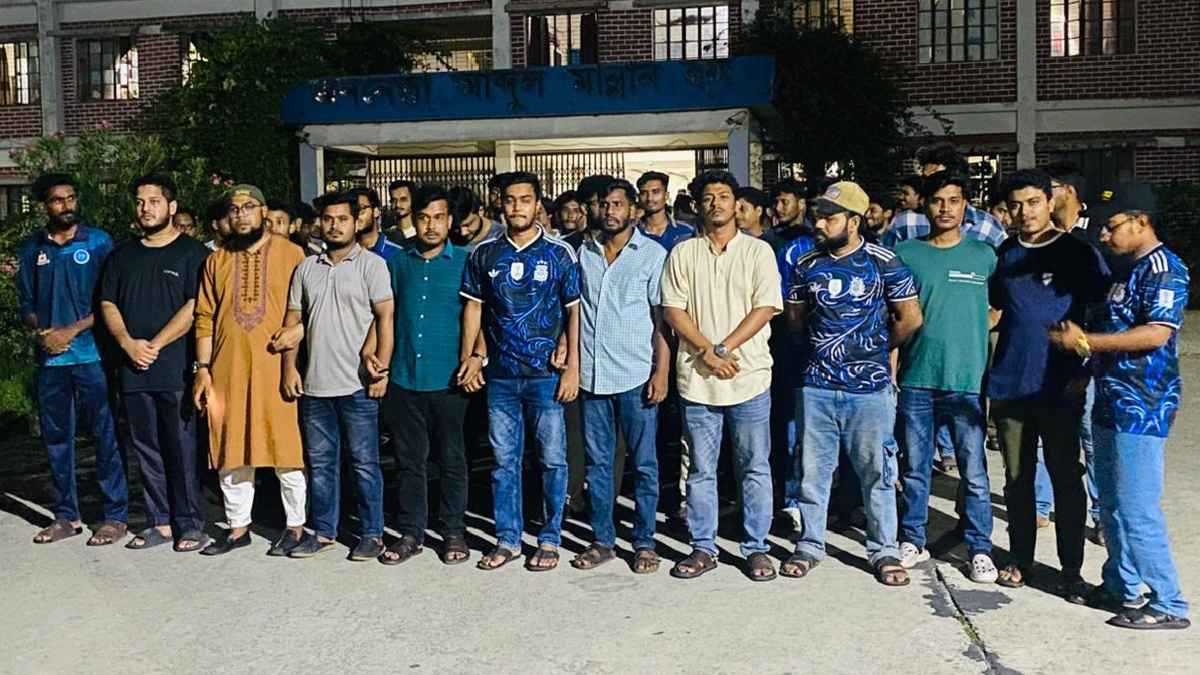 শিবিরের বিরুদ্ধে ভাসানী বিশ্ববিদ্যালয় ছাত্রদলের বিক্ষোভ মিছিল