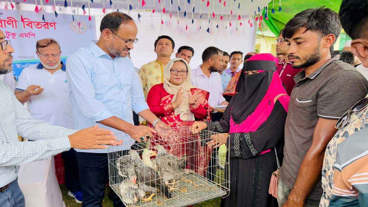 প্রান্তিক জনগোষ্ঠীকে স্বাবলম্বী করতে কাজ করছে সরকার