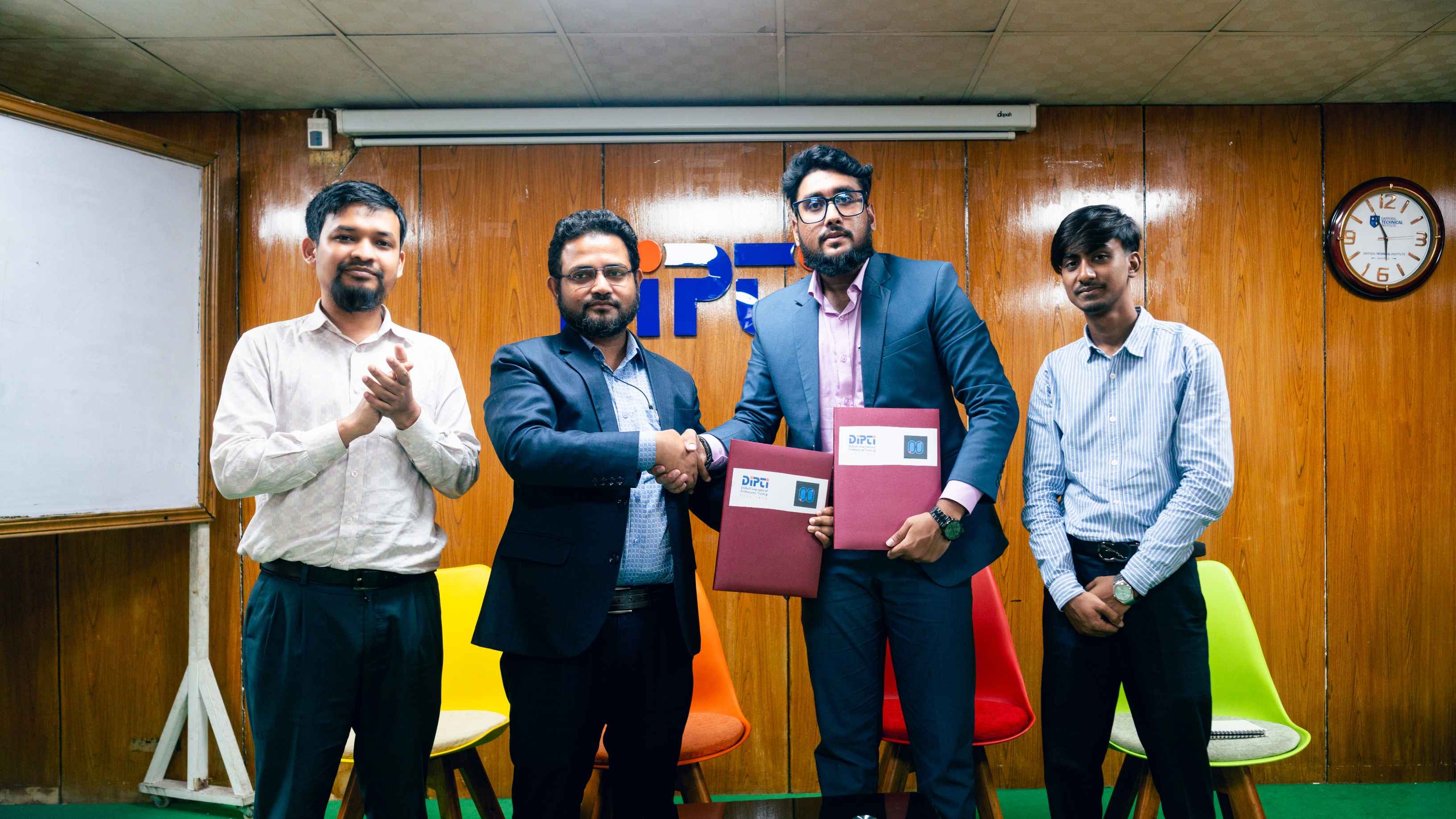 তরুণদের নেতৃত্ব নিশ্চিতে দীপ্তি ও ক্লিক এন ক্রিয়েশন স্টুডিও’র সমঝোতা