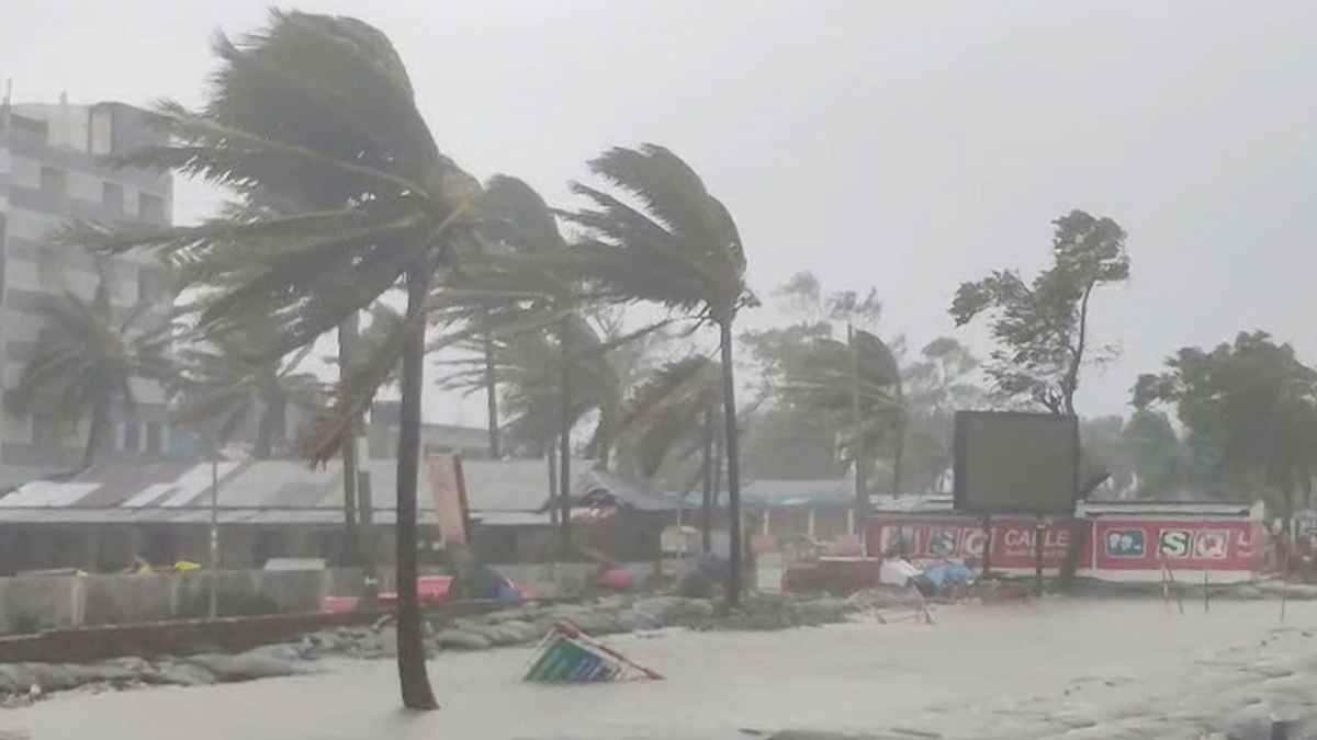 ৬০ কিমি বেগে ঝড়ের আভাস, নদীবন্দরে হুঁশিয়ারি সংকেত