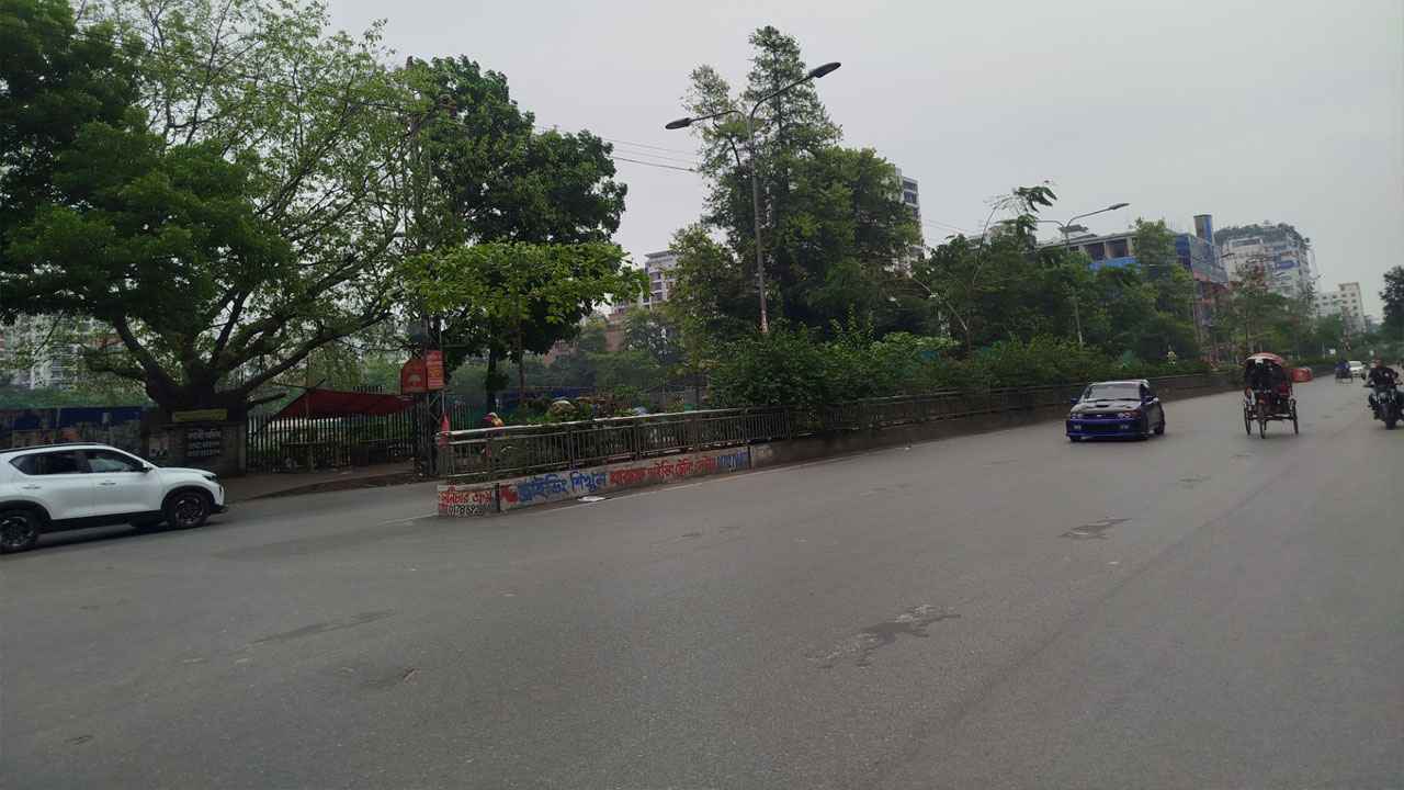 ঈদে ফাঁকা ঢাকায় শূন্যের কোটায় গণপরিবহন