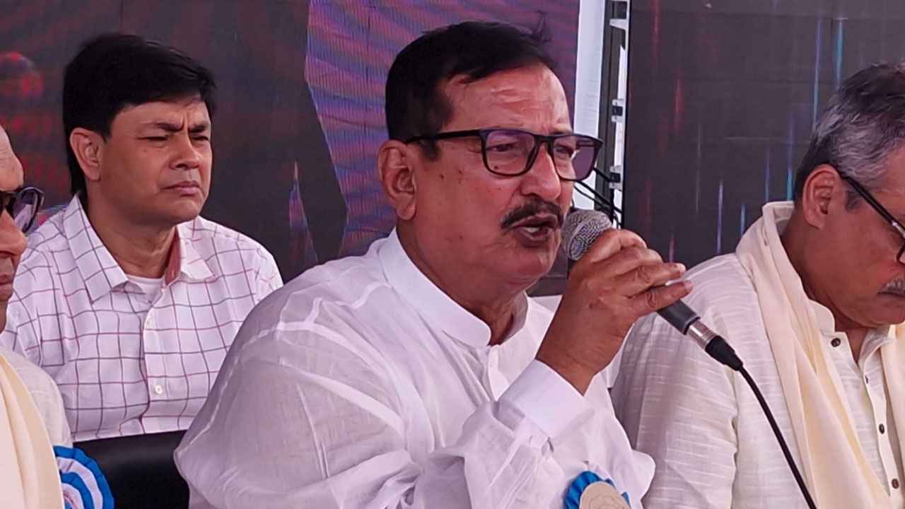 বাবার মতোই তারেক রহমান জাতিকে এগিয়ে নিয়ে যাচ্ছেন: ভূমিমন্ত্রী