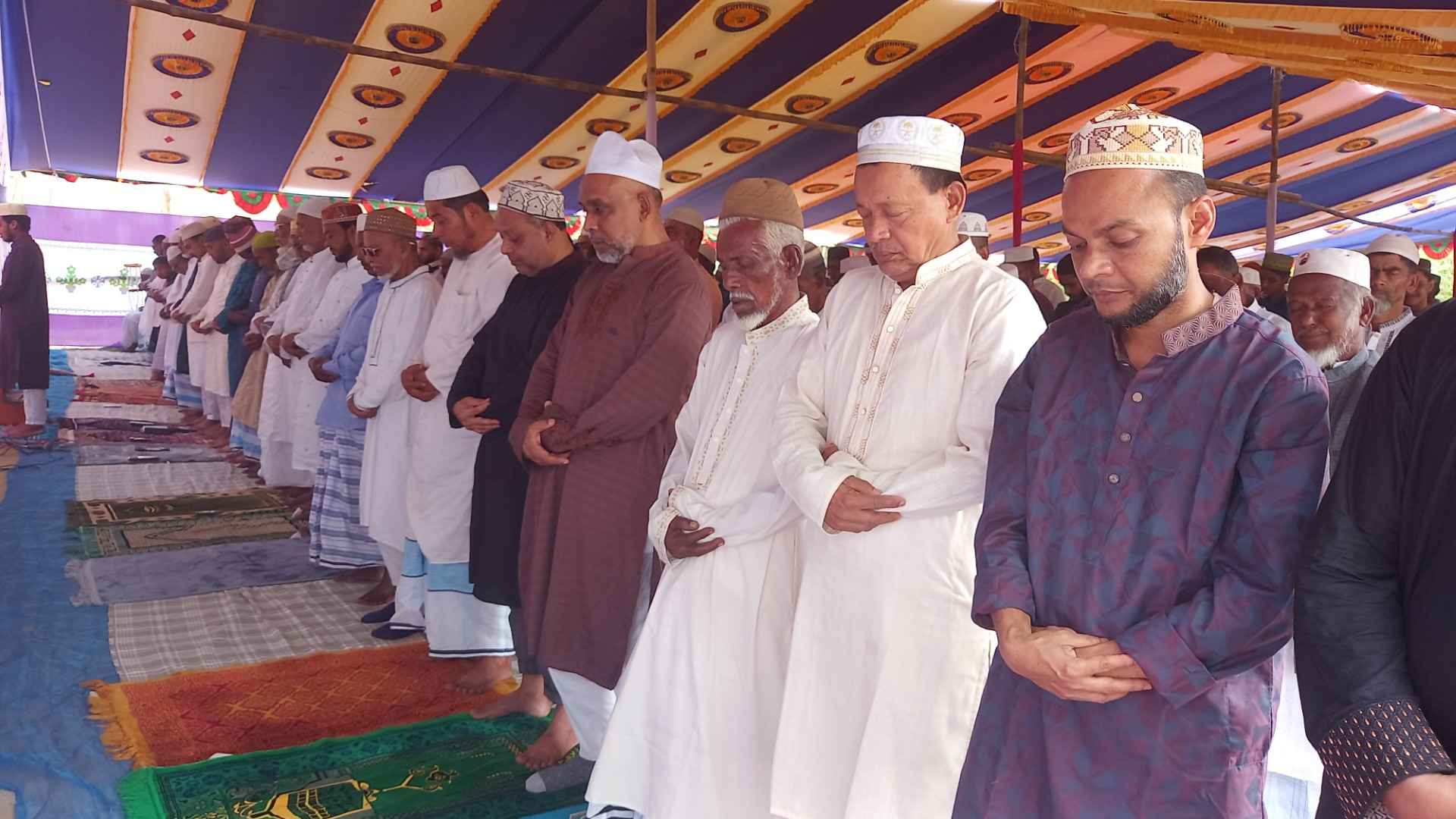 সৌদির সঙ্গে মিল রেখে মাদারীপুরের ২৫ গ্রামের ৩০ হাজার মানুষের ঈদ উদযাপন