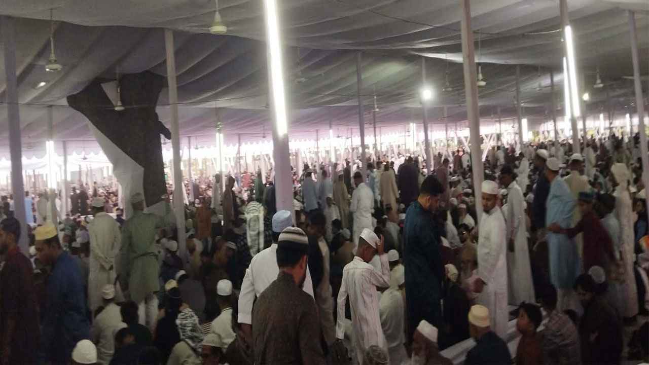 গুঁড়ি গুঁড়ি বৃষ্টির মধ্যেই জাতীয় ঈদগাহে প্রধান ঈদ জামাত সম্পন্ন