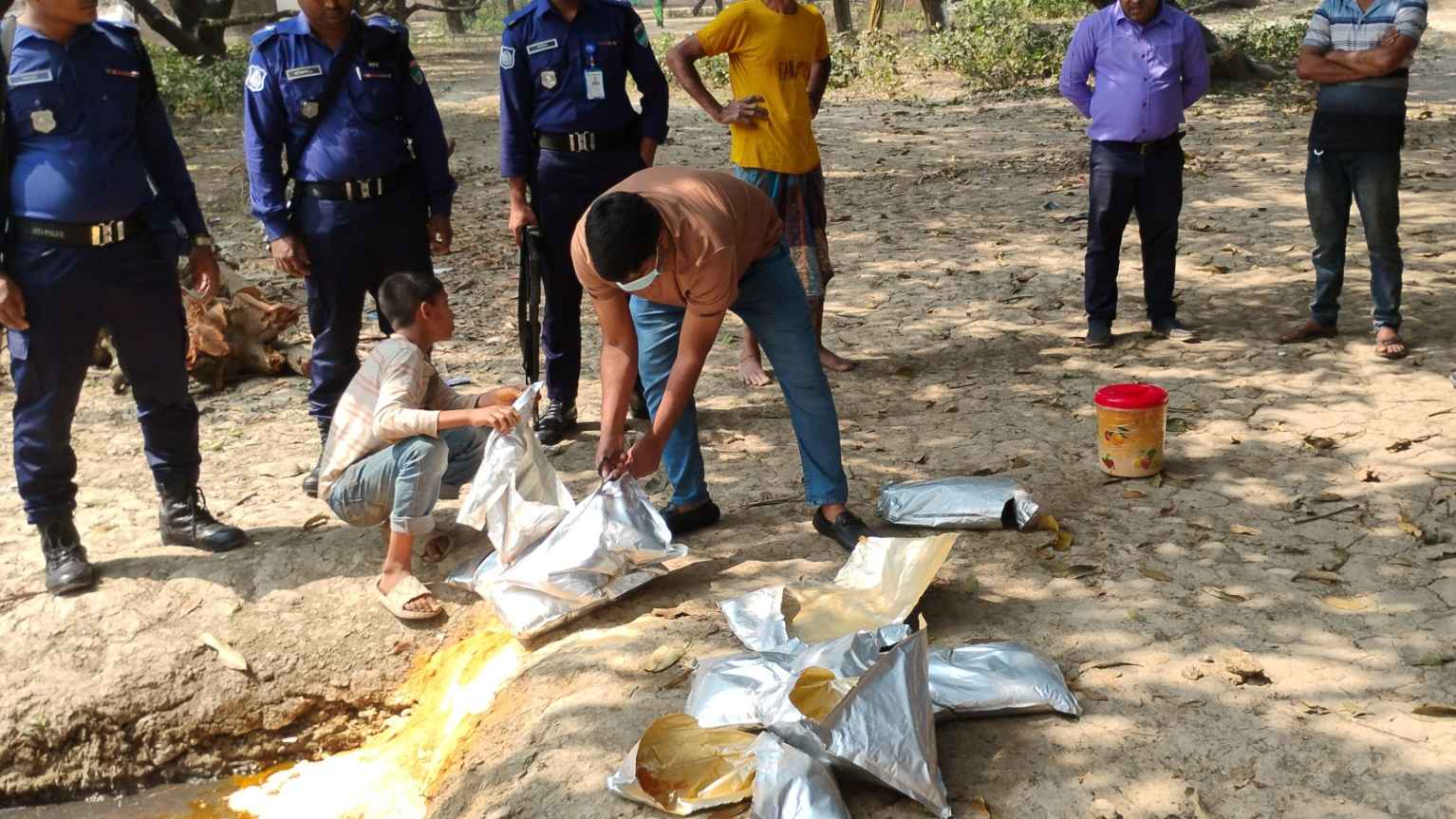 চুয়াডাঙ্গায় অন্যের পণ্য নিজ নামে প্যাকেটজাত, সিপি ফুডকে জরিমানা