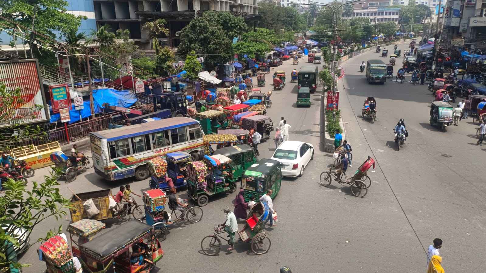 স্বস্তি কাটতেই পুরোনো রূপে ঢাকা