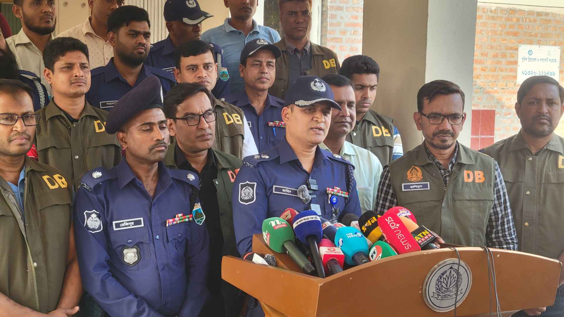 চাচার লালশার শিকার ভাতিজা, বাধা দেওয়ায় খালাকেও হত্যা