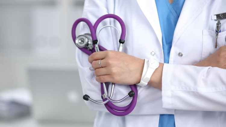 কর্মস্থলে চিকিৎসকের দেরিতে উপস্থিতি, স্বাস্থ্যমন্ত্রীর নির্দেশে শোকজ