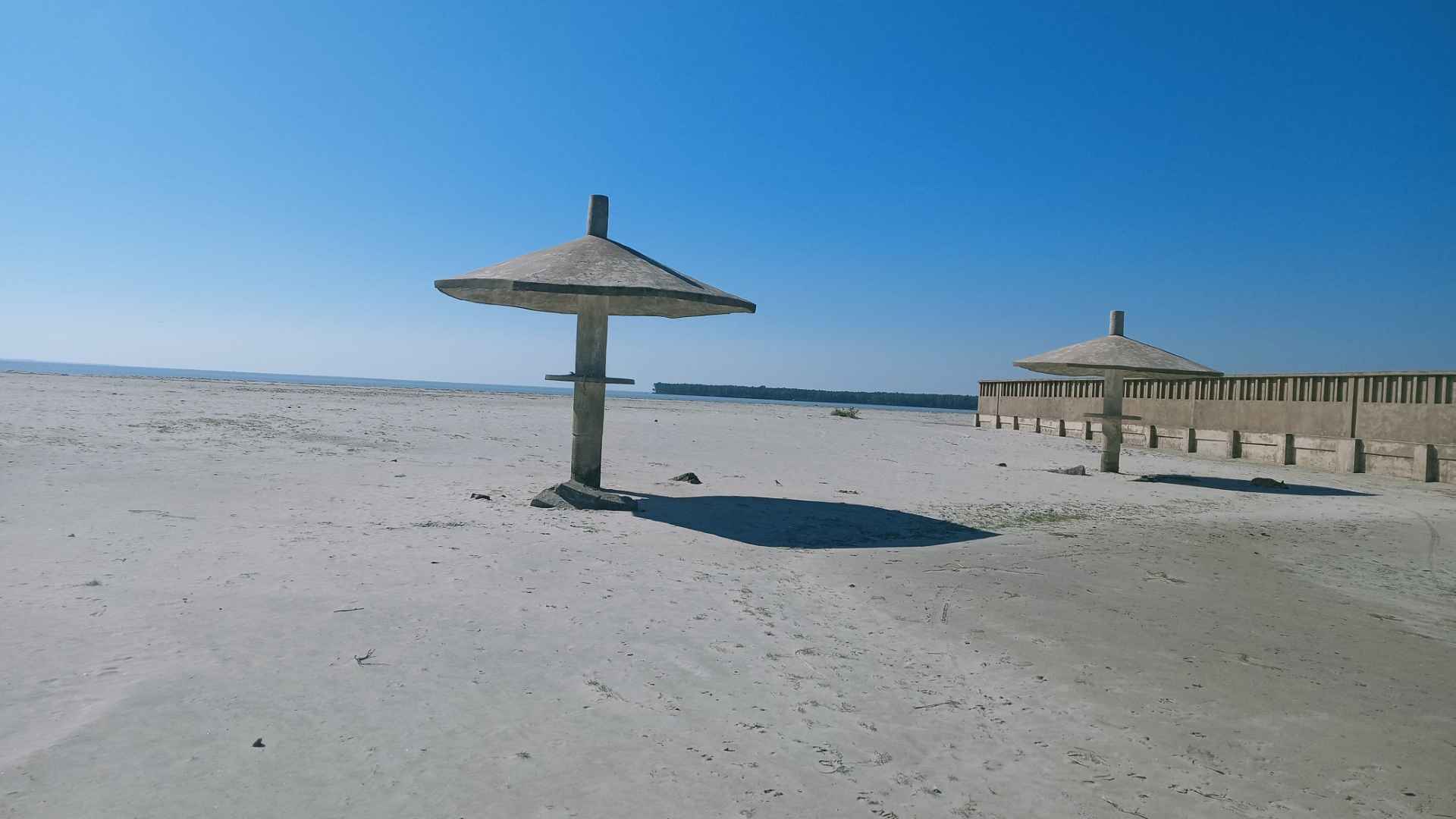 হাতিয়ায় দর্শনার্থী বরণে প্রস্তুত পর্যটন কেন্দ্র, সতর্ক প্রশাসন