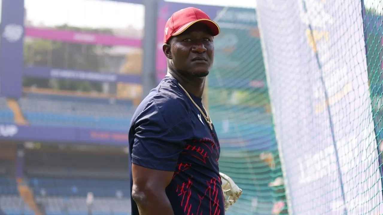 মধ্যপ্রাচ্যে সংঘাত: চার্টার ফ্লাইটে ভারত ছাড়বেন ব্রুক-স্যামিরা