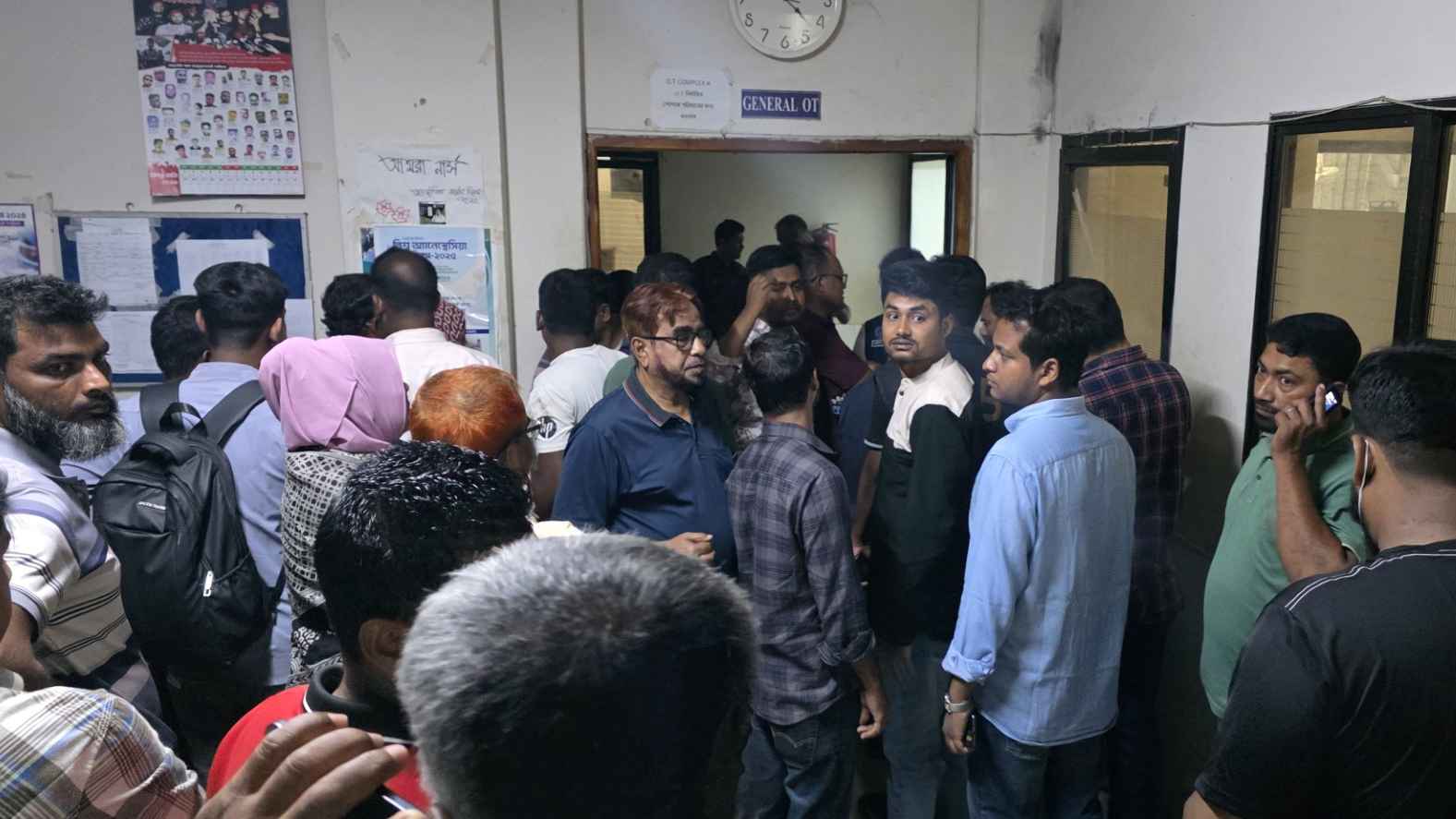 কুষ্টিয়ায় আওয়ামী লীগ নেতা আজমকে গুলি