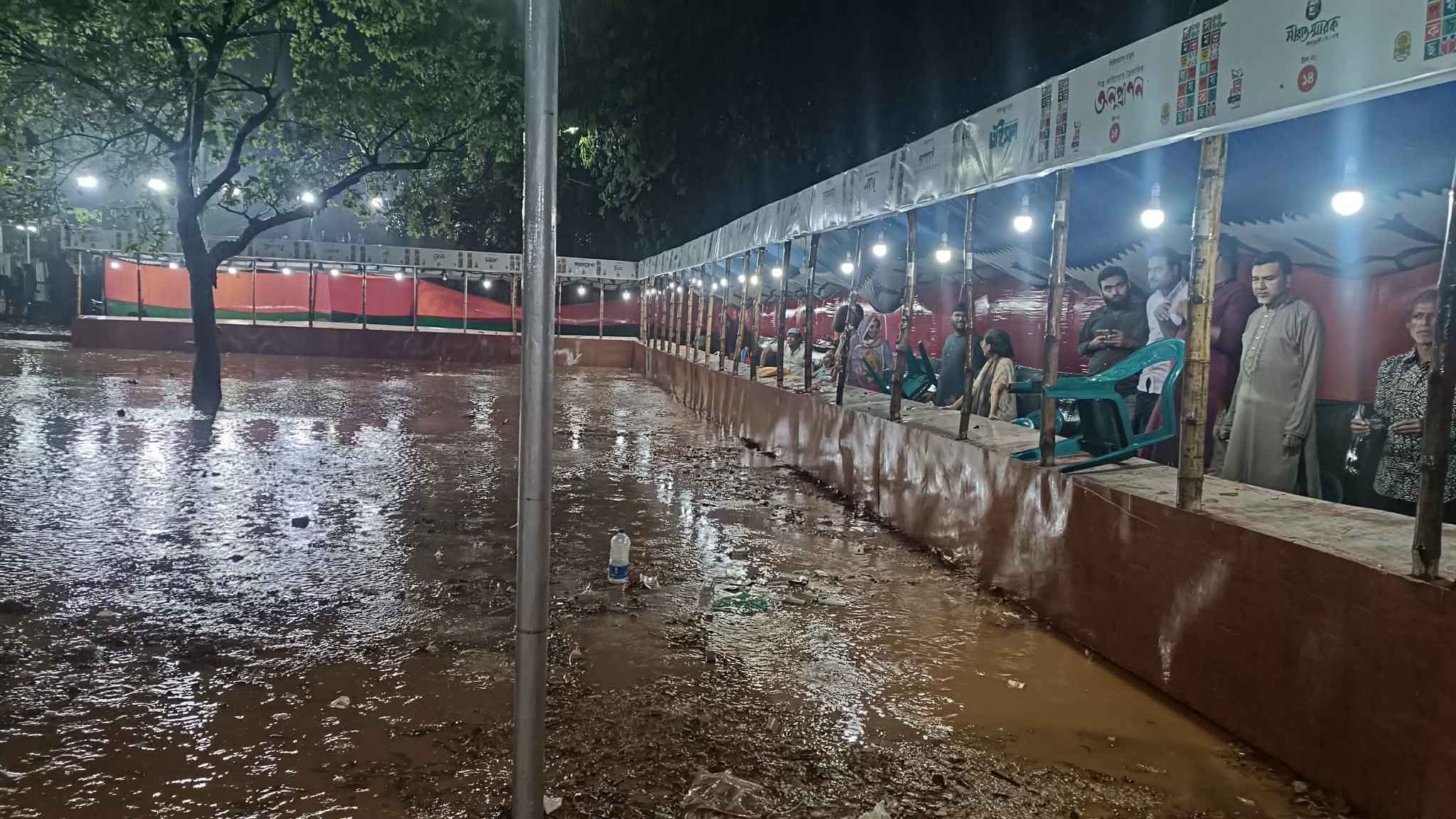 বইমেলায় বিক্রি কম: হঠাৎ শিলাবৃষ্টিতে প্রকাশকদের মাথায় হাত