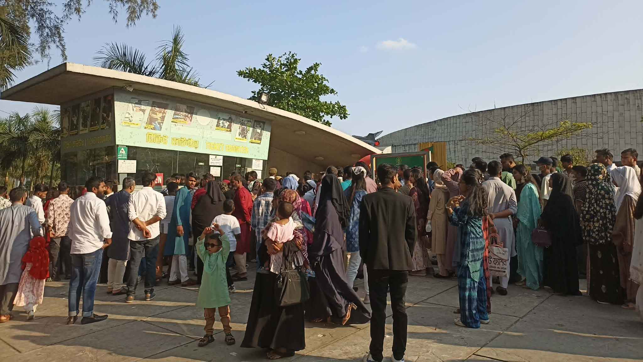 বইয়ে পড়া তথ্য পরিষ্কার হলো সামরিক জাদুঘরে গিয়ে: দর্শনার্থী