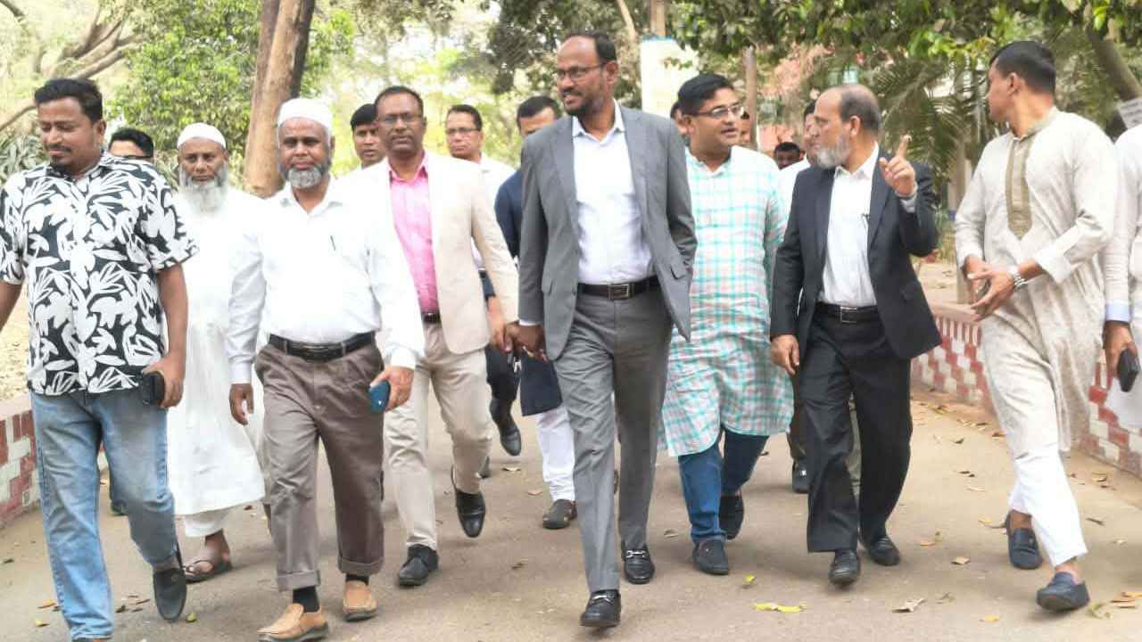 ‘চিড়িয়াখানাকে আন্তর্জাতিক মানে উন্নীত করতে কাজ করছে সরকার’