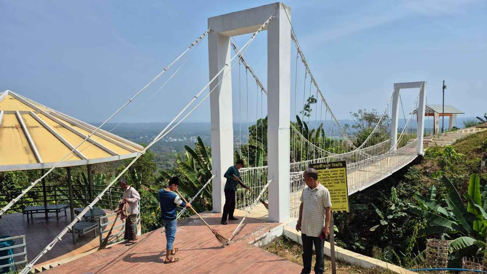 পর্যটক বরণ করতে প্রস্তুত পাহাড়ের রানী