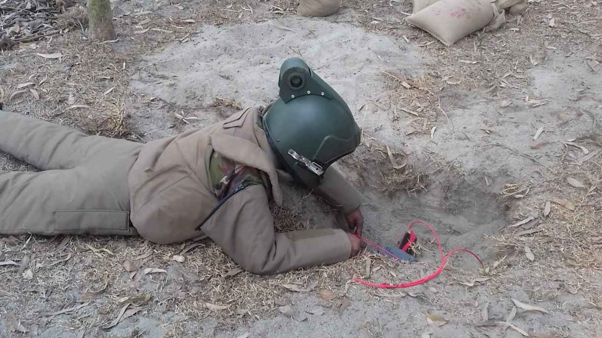 পঞ্চগড়ের তেঁতুলিয়ায় পরিত্যক্ত মর্টার শেল ধ্বংস করল সেনাবাহিনী