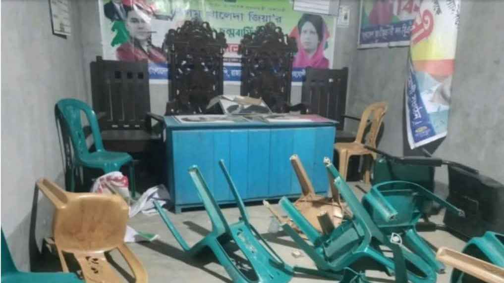 গোবিন্দগঞ্জে বিএনপির অফিসে আওয়ামী লীগের হামলার অভিযোগ