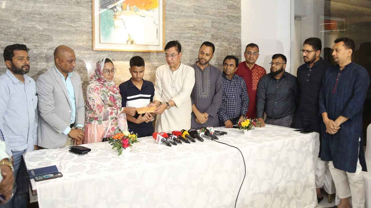 শহীদ জিহাদের শোকাহত মায়ের প্রতি তারেক রহমানের মানবিক হাত