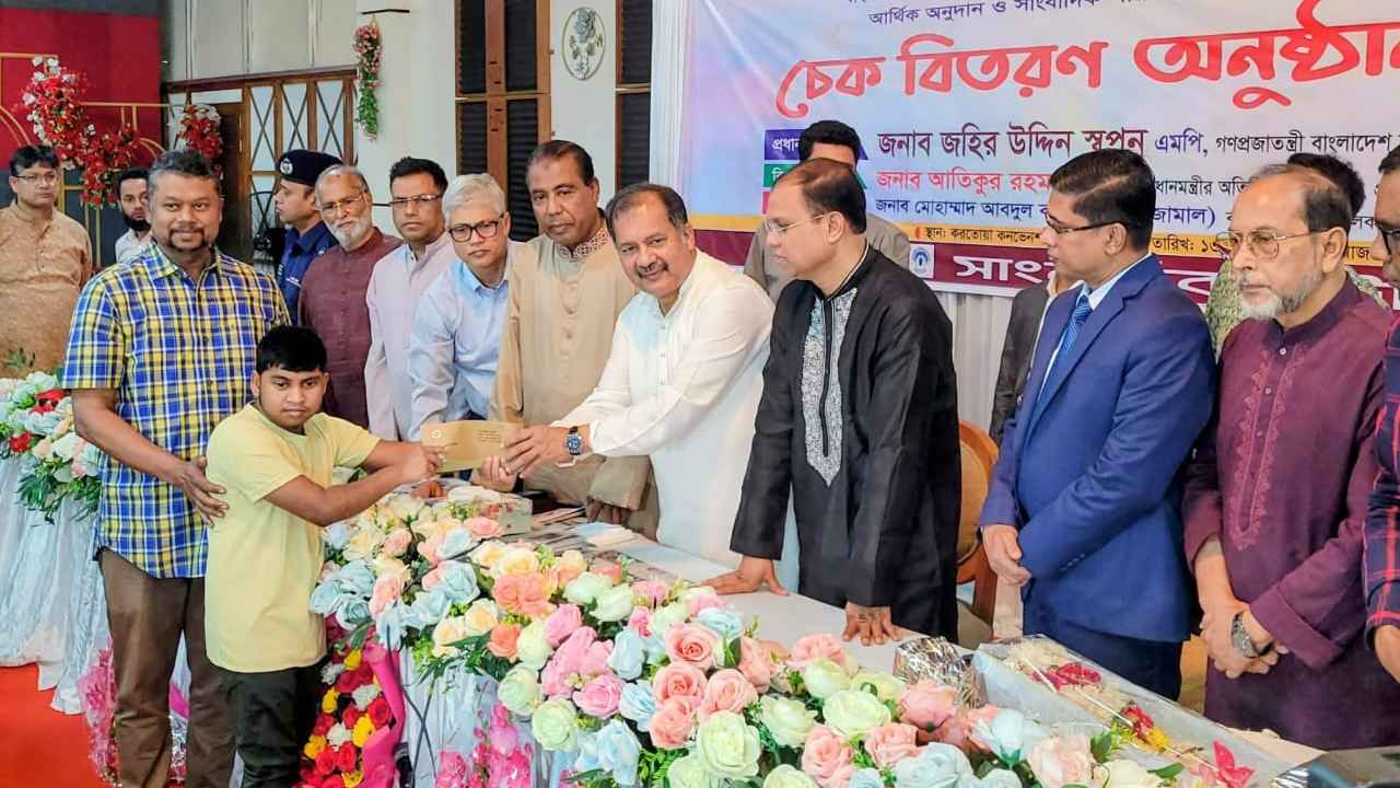 বগুড়ায় বঞ্চিতদের তালিকা করে অধিকার ফেরত দেওয়া হবে: তথ্যমন্ত্রী