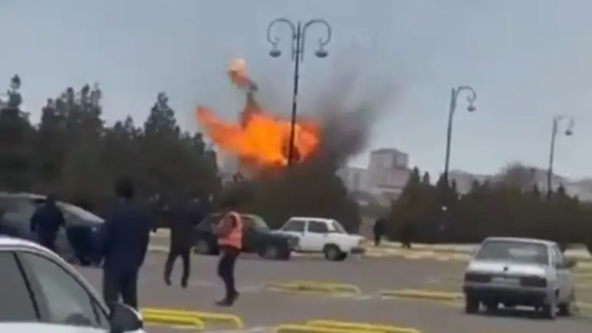 এবার আজারবাইজানে হামলা ইরানের, বাহরাইনেও বিস্ফোরণ