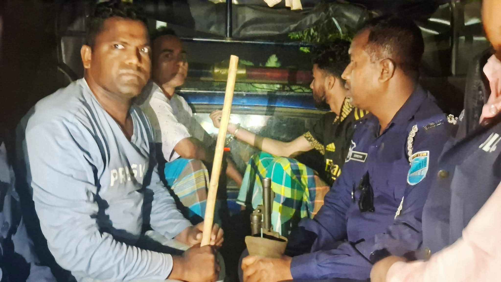 গাজীপুরে আসামি ধরতে গিয়ে পুলিশ ওপর হামলা, হ্যান্ডকাফসহ আসামি ছিনতাই