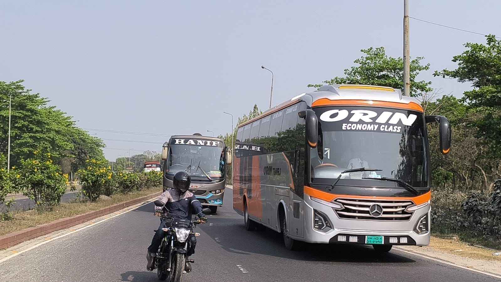 ঈদে উত্তরের মহাসড়কে বাড়ছে চাপ, ভোগান্তি ছাড়াই বাড়ি ফিরছে মানুষ