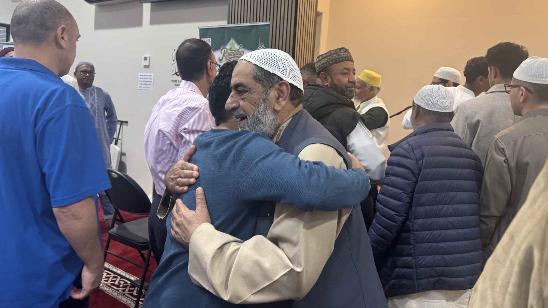 অস্ট্রেলিয়ায় ঈদের জামায়াতে বিশ্ব শান্তির জন্য দোয়া