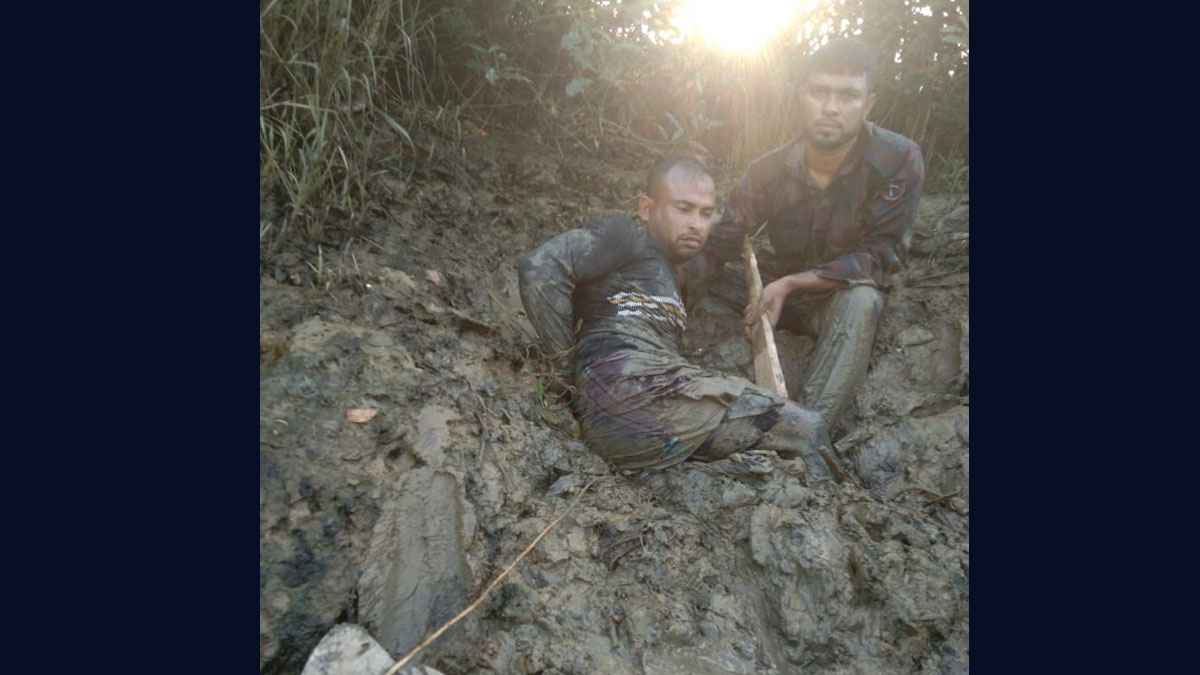 সীমান্তে ৬০ লাখ টাকার ইয়াবাসহ অস্ত্র ও গোলাবারুদ উদ্ধার
