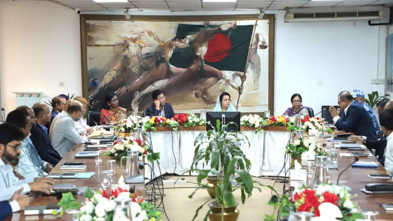 বিমানকে যাত্রীবান্ধব ও লাভজনক প্রতিষ্ঠানে রূপান্তরের আহ্বান মন্ত্রীর