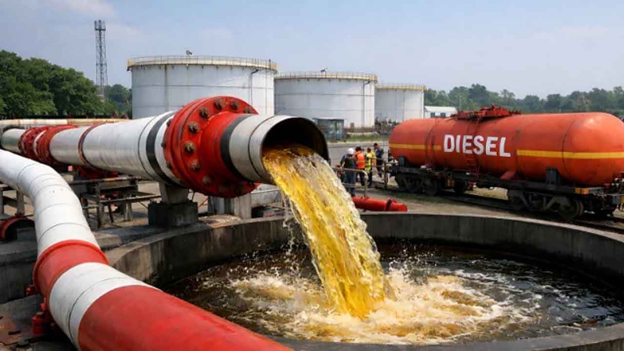 ভারত থেকে এসেছে আরও ৭ হাজার টন ডিজেল