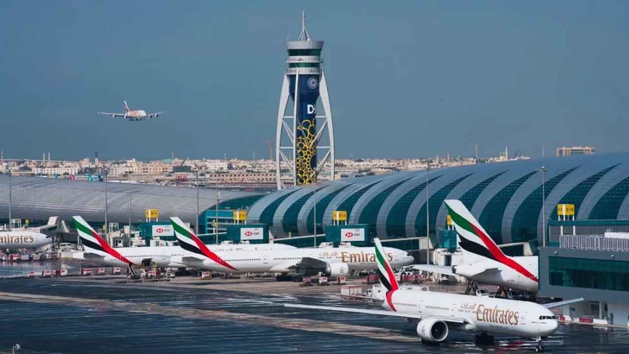 দুবাই বিমানবন্দর আংশিক চালু, ধীরে ধীরে স্বাভাবিক হচ্ছে ফ্লাইট চলাচল
