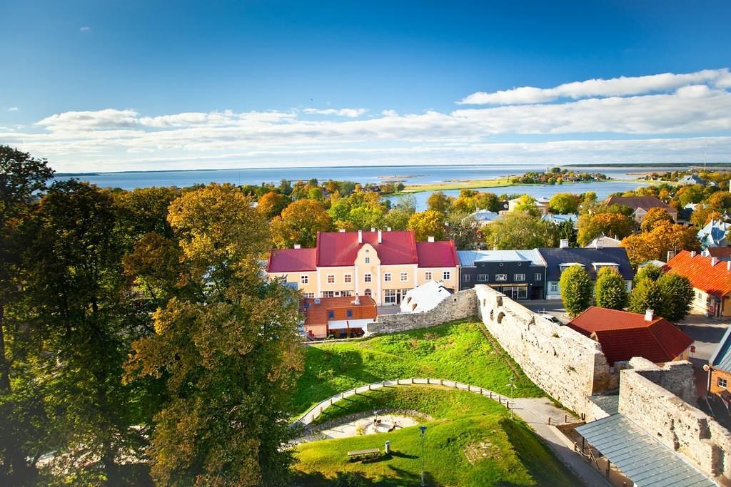 Estonia-Haapsalu-autumn-1024x683