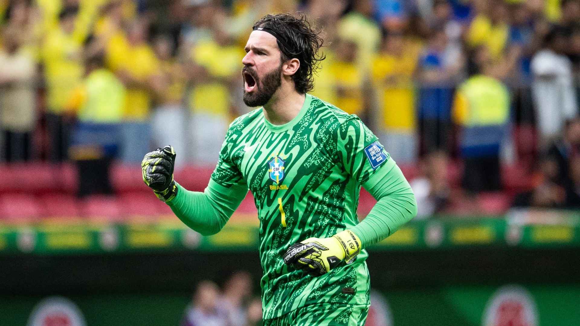 তারকা গোলরক্ষককে হারাল ব্রাজিল