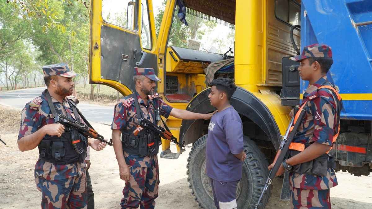 হবিগঞ্জ সীমান্তে জ্বালানি তেল পাচার রোধে বিজিবির কঠোর পদক্ষেপ