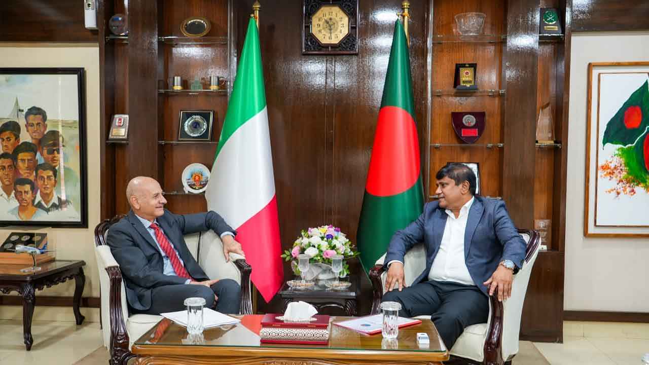 প্রতিরক্ষা উপদেষ্টার সঙ্গে ইতালির রাষ্ট্রদূতের সাক্ষাৎ
